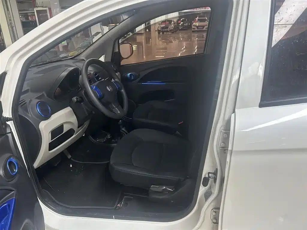 Jiangling E200L 2017 Model E200P Standard Edition — миниатюра 6