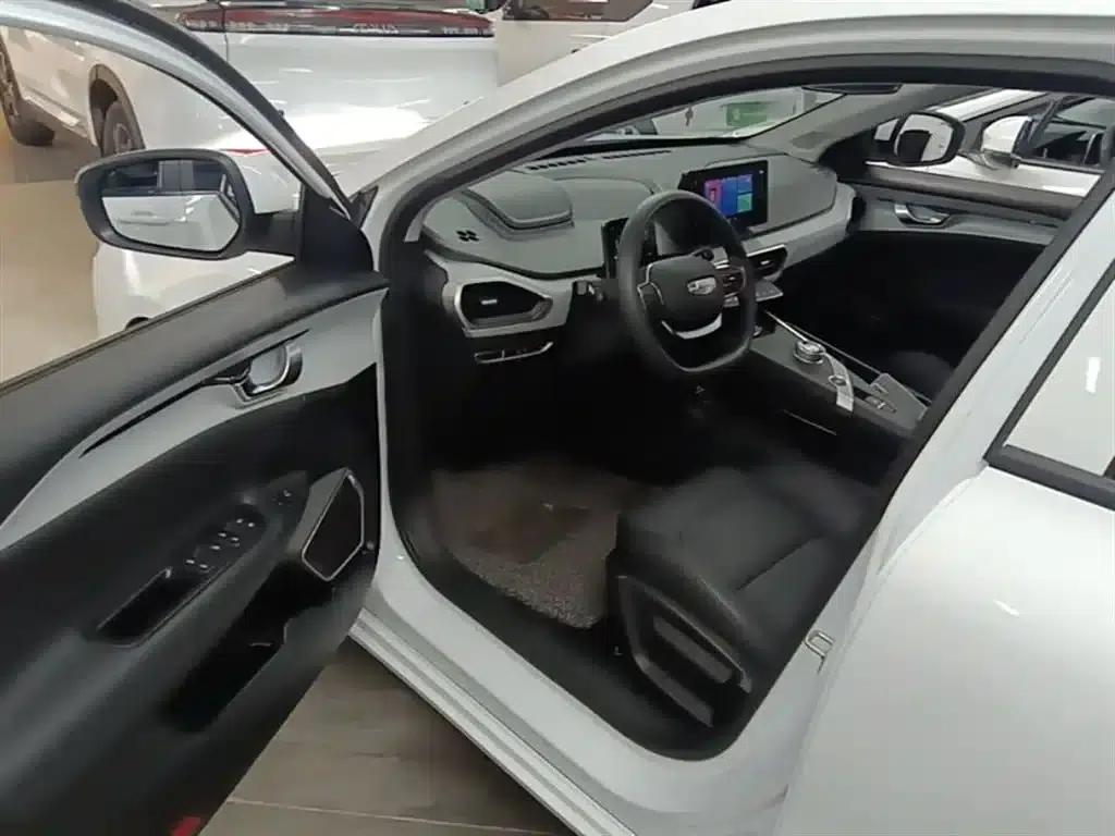 Geely Geometry A 2024 Model 410KM Travel Edition — миниатюра 16