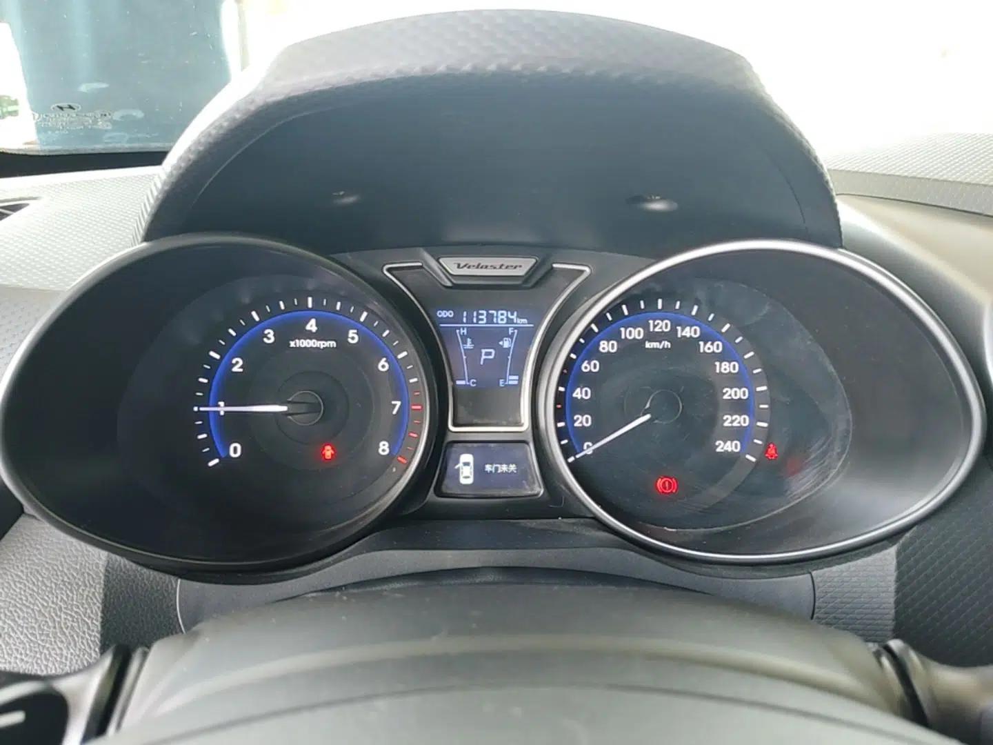 Hyundai Veloster 2012 1.6T Automatic Luxury Edition — миниатюра 15