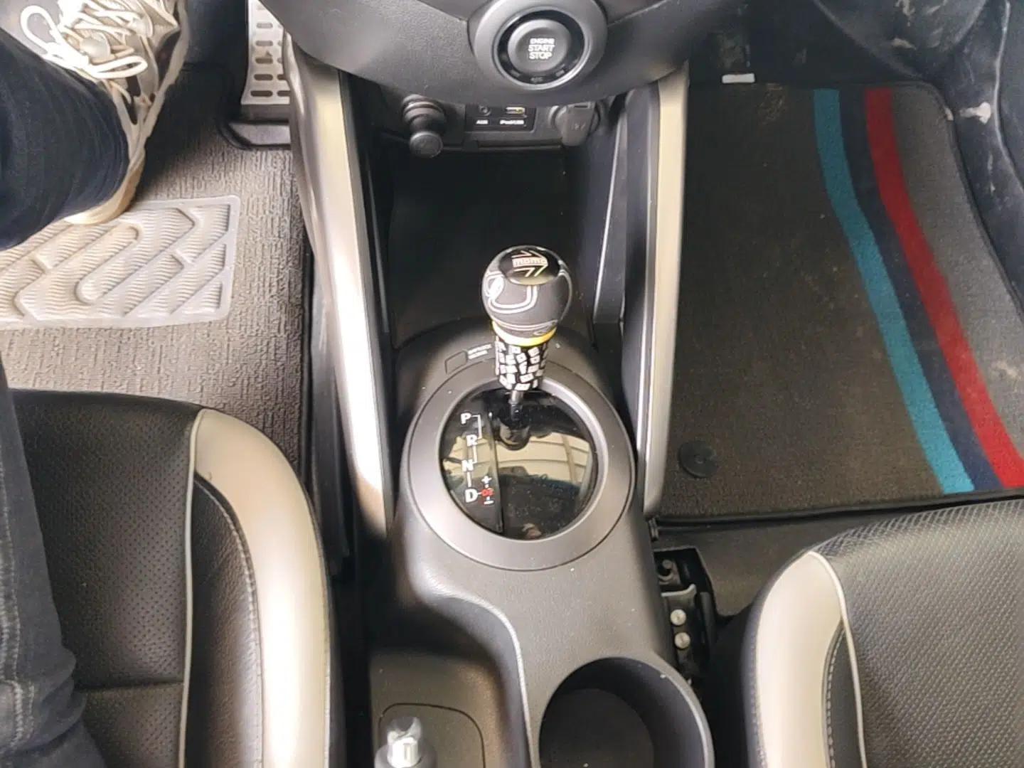 Hyundai Veloster 2012 1.6T Automatic Luxury Edition — миниатюра 17
