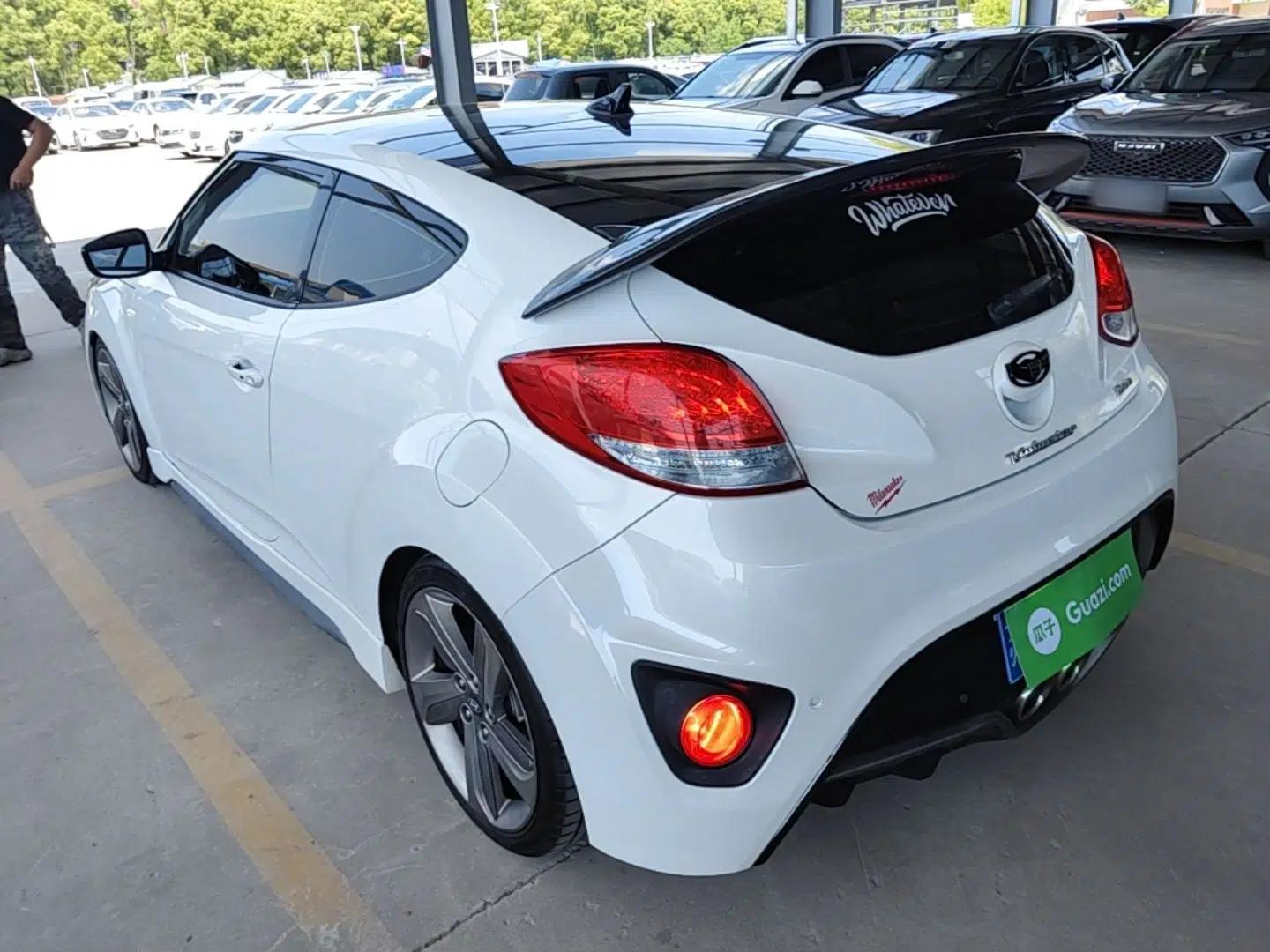 Hyundai Veloster 2012 1.6T Automatic Luxury Edition — миниатюра 4