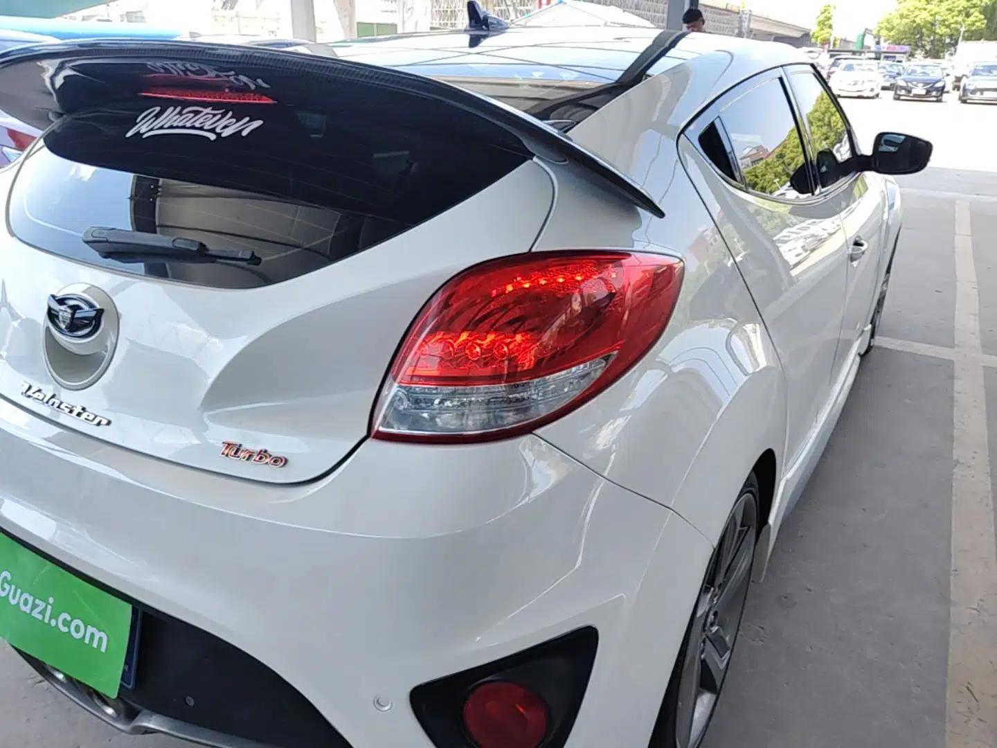 Hyundai Veloster 2012 1.6T Automatic Luxury Edition — миниатюра 7