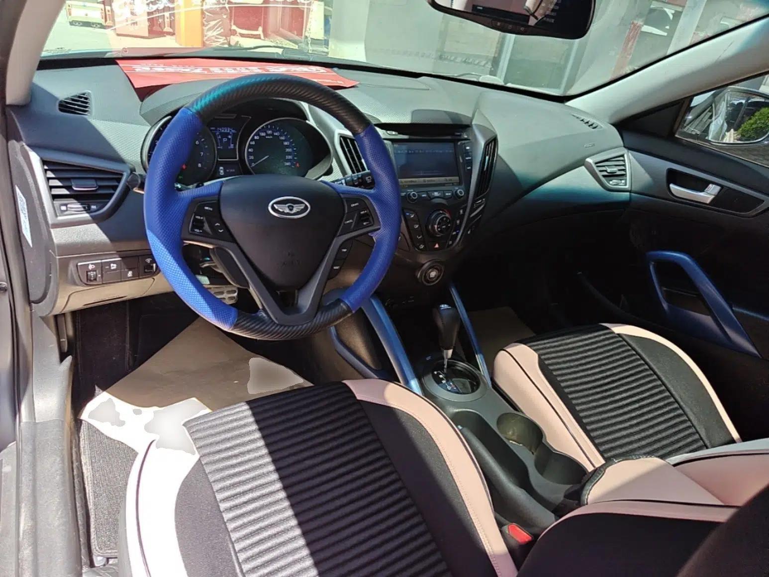 Hyundai Veloster 2012 1.6T Automatic Luxury Edition — миниатюра 13