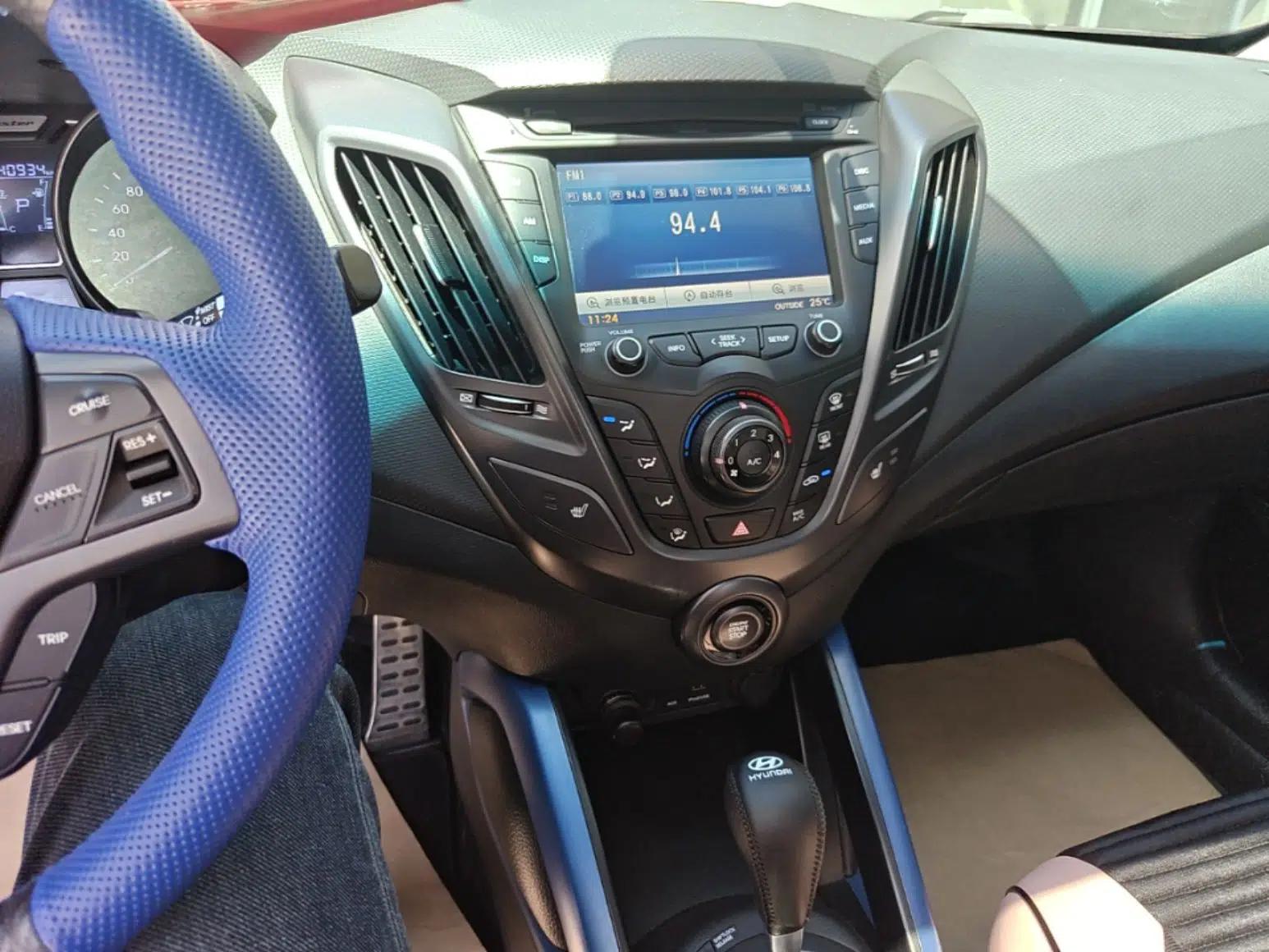 Hyundai Veloster 2012 1.6T Automatic Luxury Edition — миниатюра 16