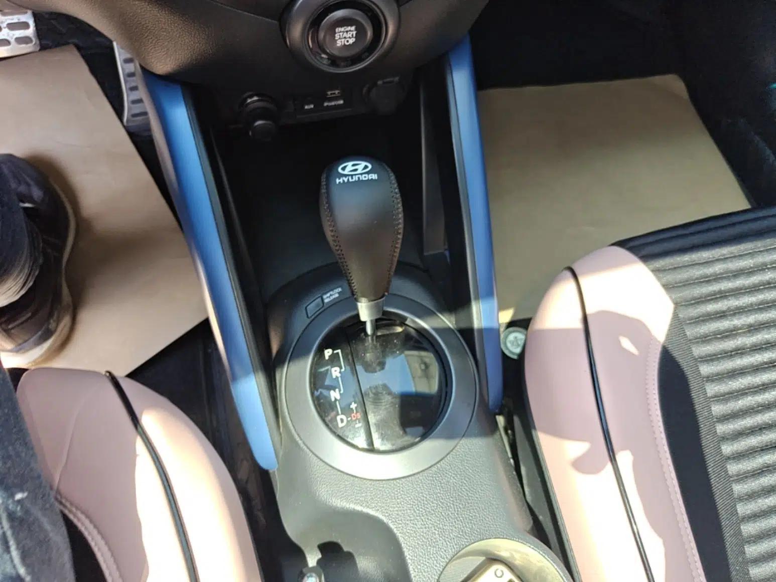 Hyundai Veloster 2012 1.6T Automatic Luxury Edition — миниатюра 17
