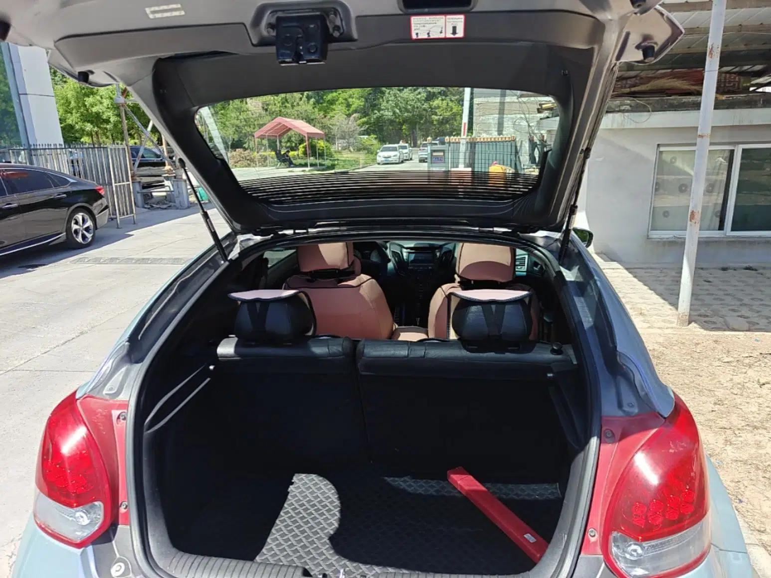 Hyundai Veloster 2012 1.6T Automatic Luxury Edition — миниатюра 22