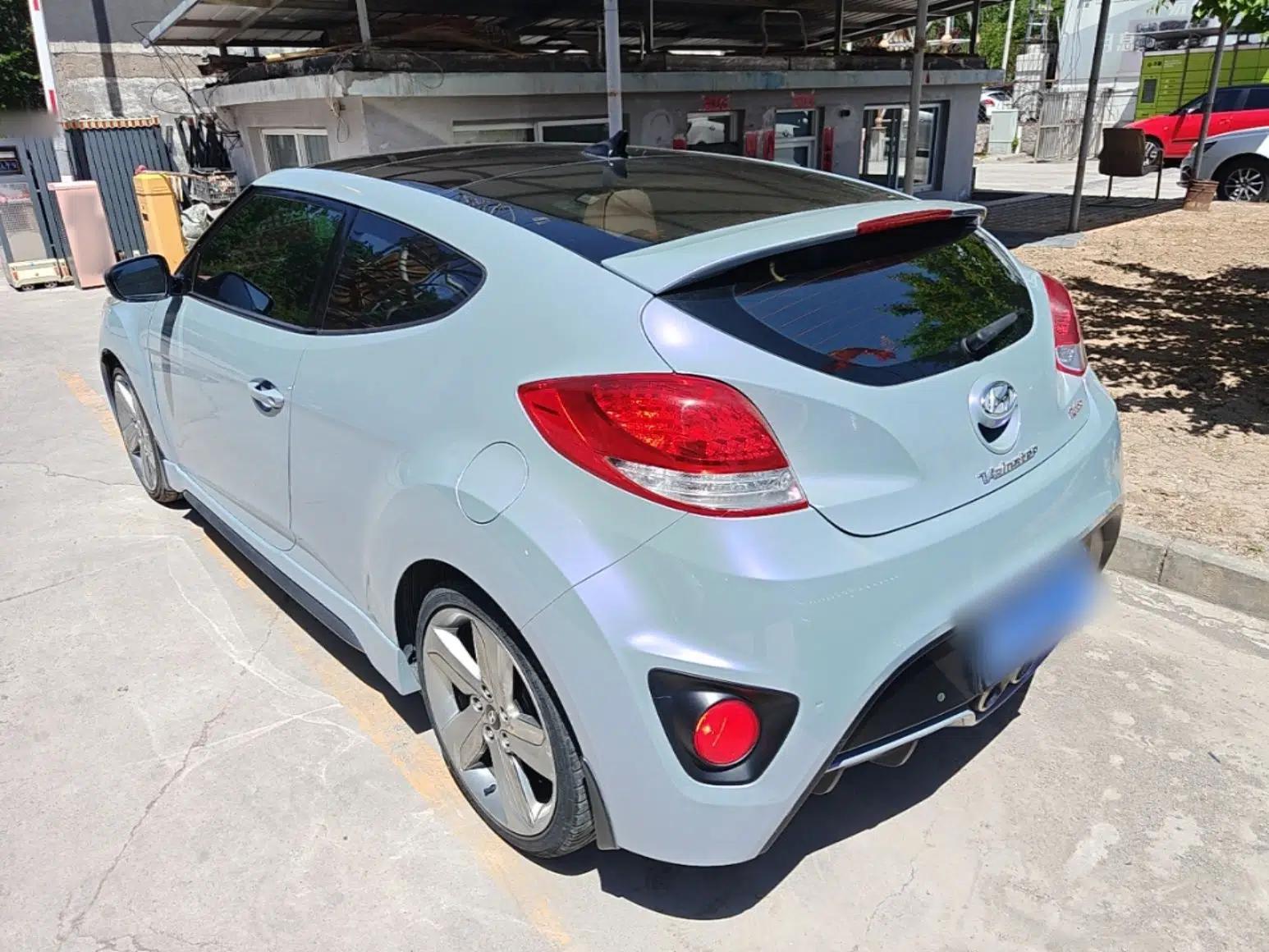 Hyundai Veloster 2012 1.6T Automatic Luxury Edition — миниатюра 4