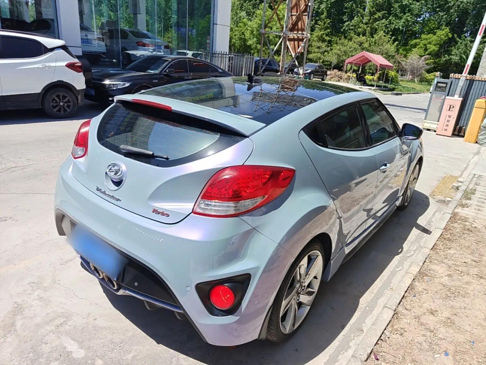 Hyundai Veloster 2012 1.6T Automatic Luxury Edition — миниатюра 6