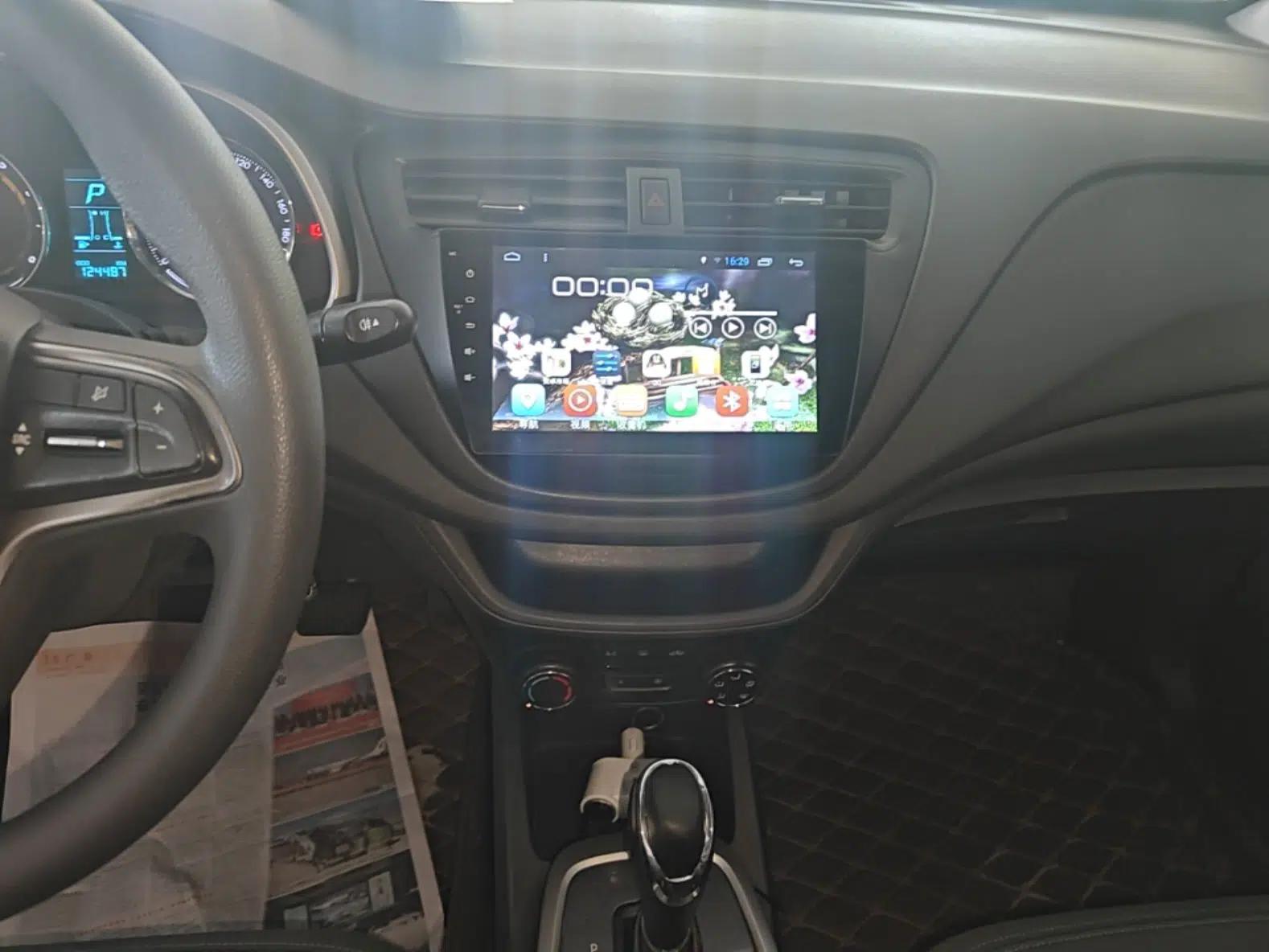 Chevrolet Lova RV 2016 1.5L Automatic Smart Drive Edition — миниатюра 16