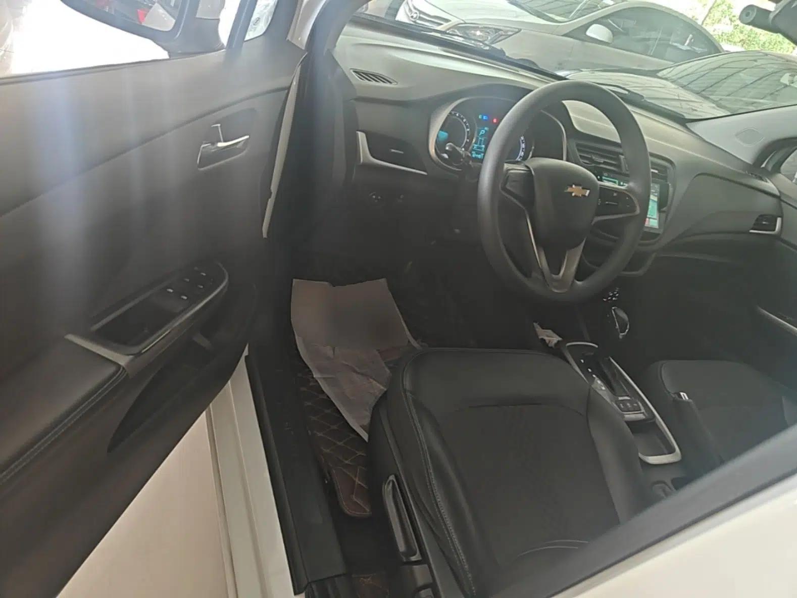 Chevrolet Lova RV 2016 1.5L Automatic Smart Drive Edition — миниатюра 19