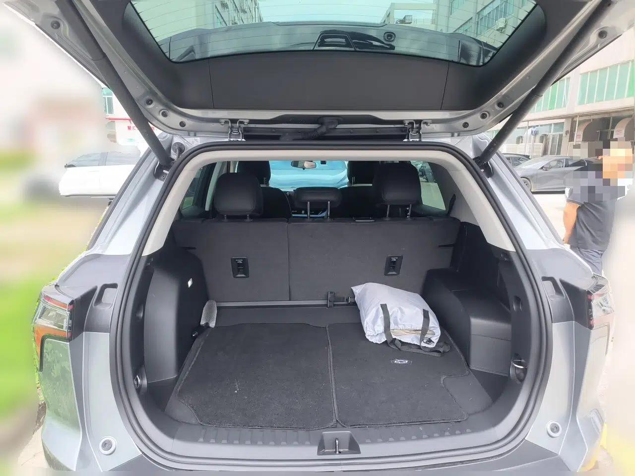 Chevrolet Equinox Plus 2024 102km RS Ultimate Edition — миниатюра 20