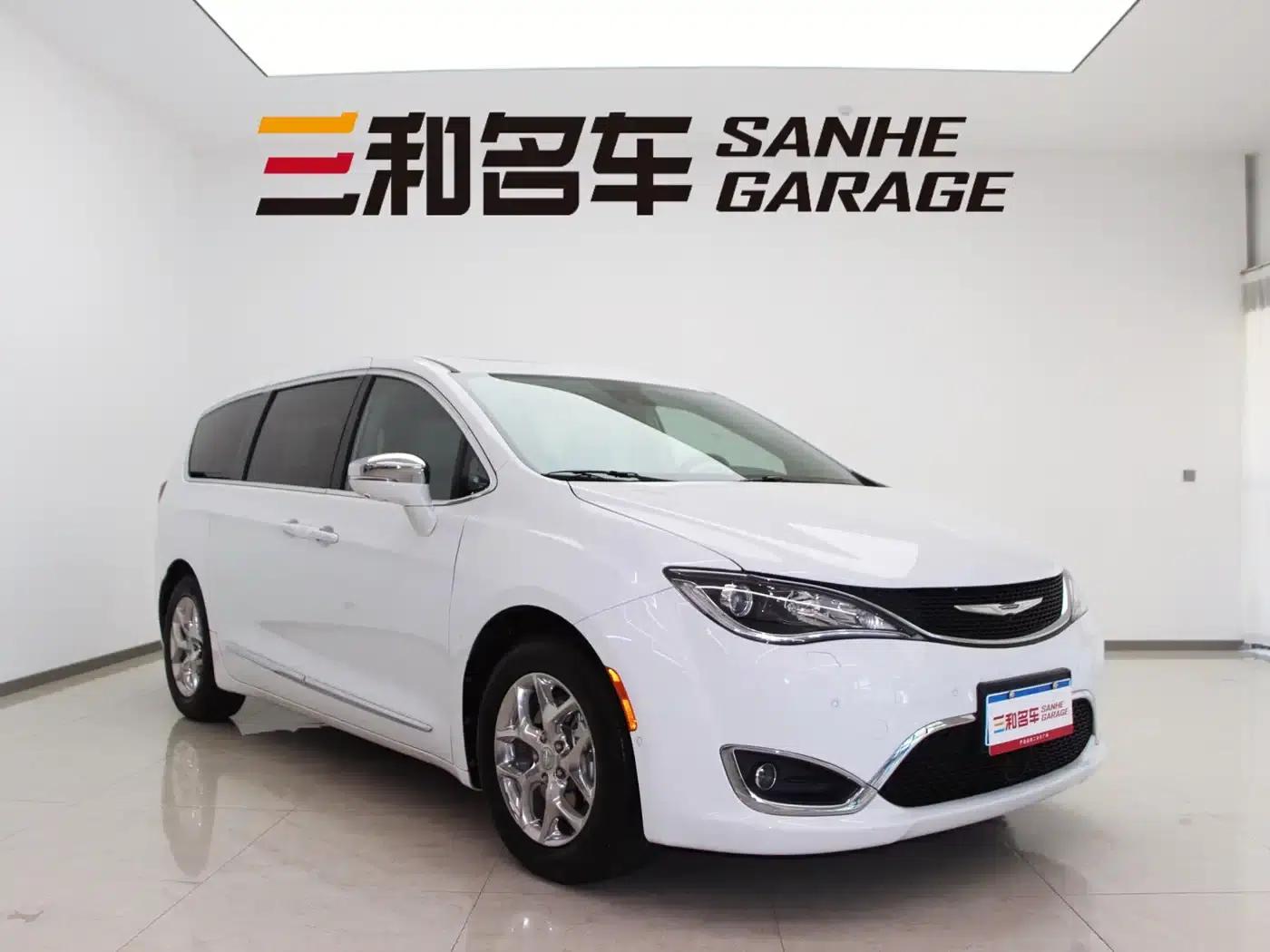 2017 Chrysler Grand Voyager (Imported) 3.6L Premium Edition — миниатюра 3