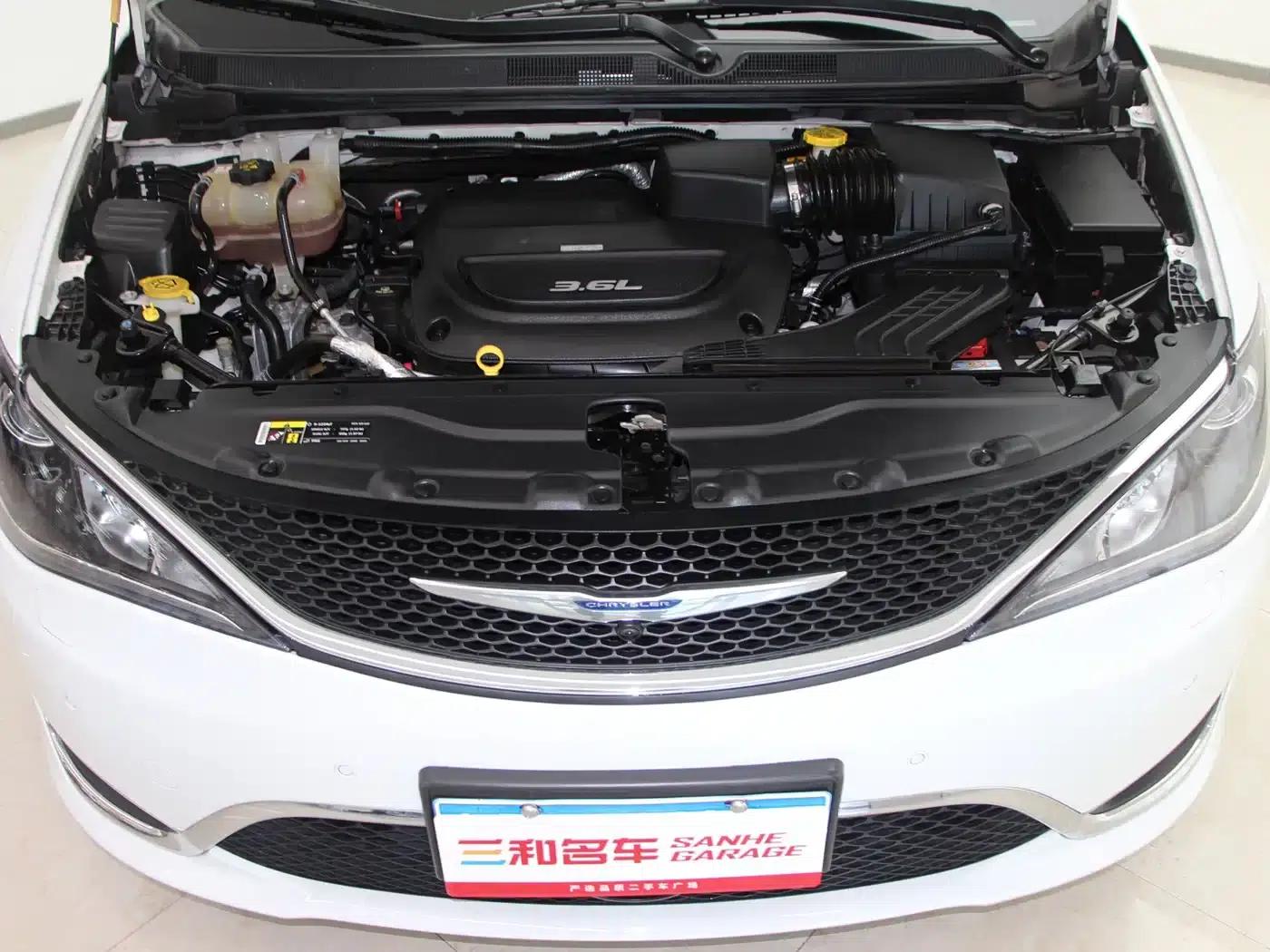 2017 Chrysler Grand Voyager (Imported) 3.6L Premium Edition — миниатюра 21