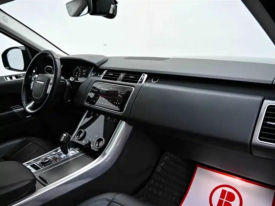 Range Rover Sport Hybrid 2020 P400e SE — миниатюра 7