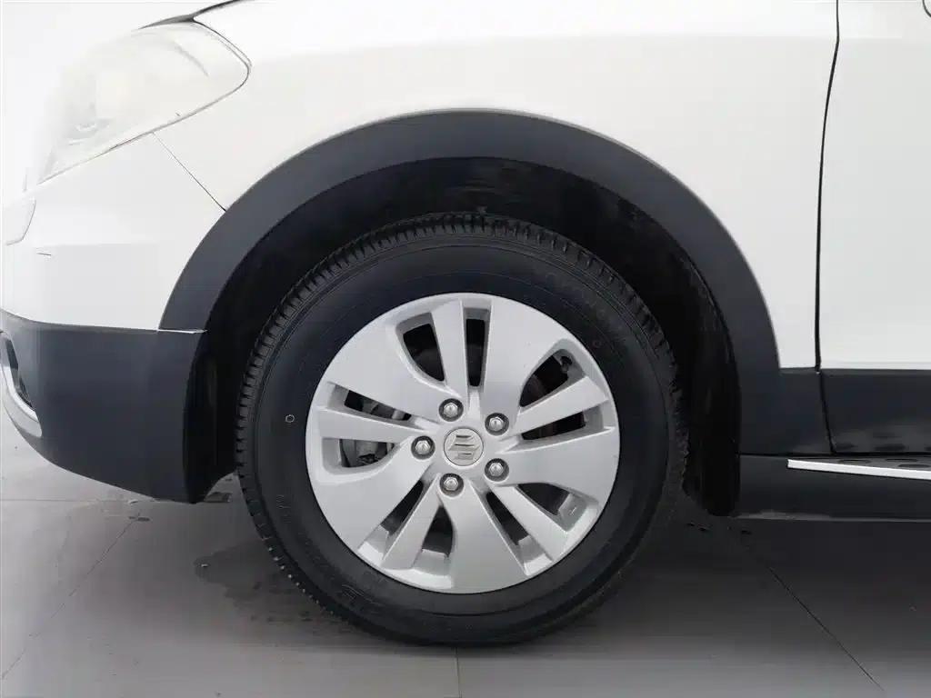 2014 Vitara 1.6L Manual 2WD Elite — миниатюра 17