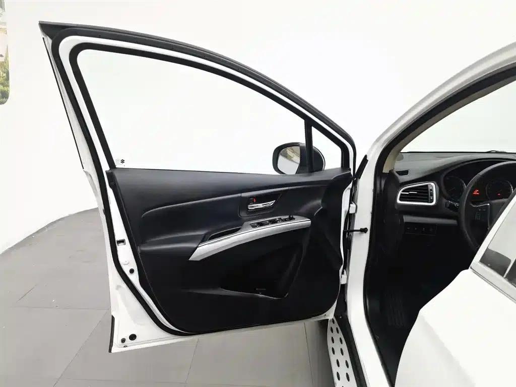 2014 Vitara 1.6L Manual 2WD Elite — миниатюра 8