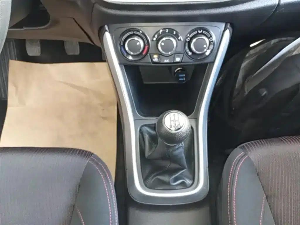 2014 Vitara 1.6L Manual 2WD Entry-level — миниатюра 14