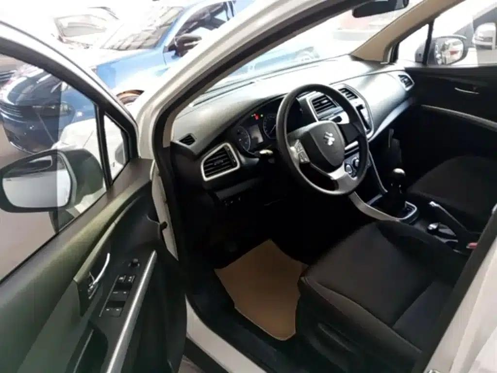 2014 Vitara 1.6L Manual 2WD Entry-level — миниатюра 16