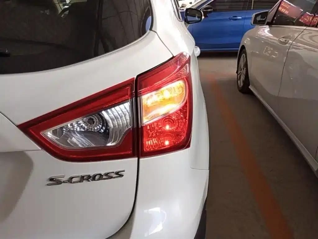 2014 Vitara 1.6L Manual 2WD Entry-level — миниатюра 8