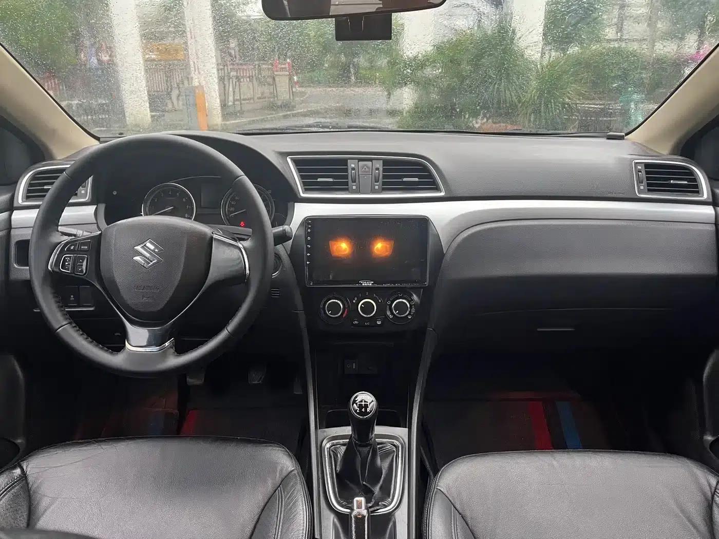 Ciaz 2015 1.6L Manual Enjoyment Edition — миниатюра 17