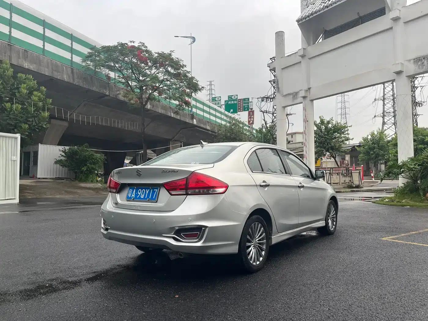 Ciaz 2015 1.6L Manual Enjoyment Edition — миниатюра 5