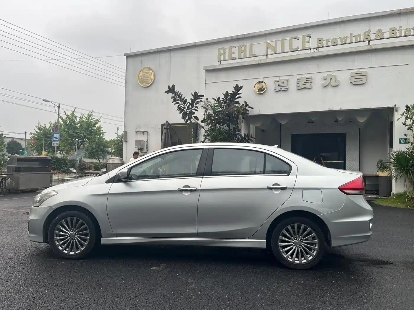Ciaz 2015 1.6L Manual Enjoyment Edition — миниатюра 8