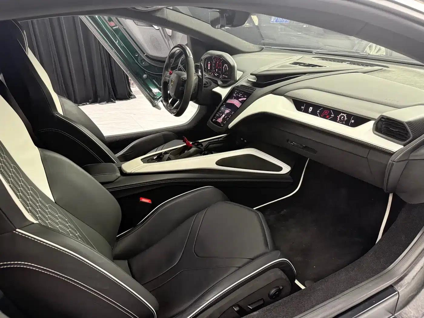 Revuelto 2023 6.5L PHEV Standard Edition — миниатюра 13