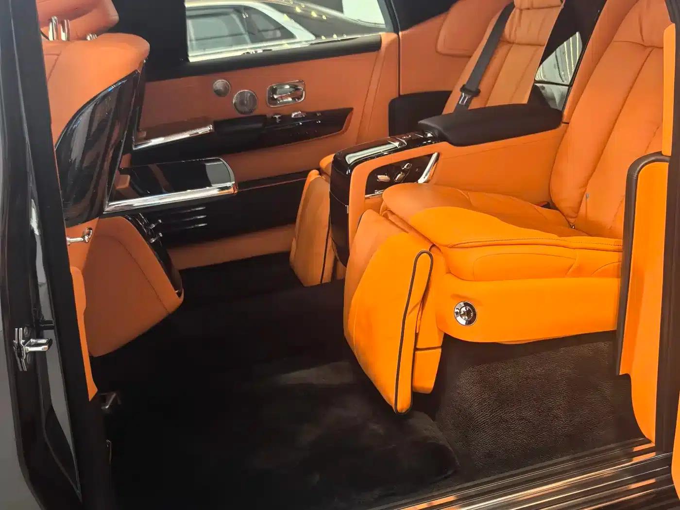 2024 Phantom Long Wheelbase Series II — миниатюра 11
