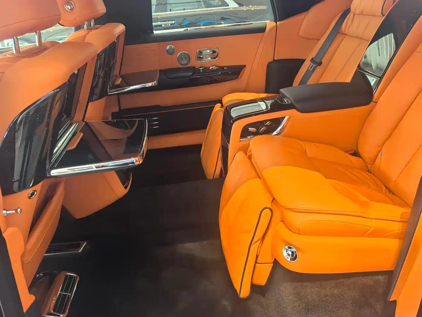2024 Phantom Long Wheelbase Series II — миниатюра 12