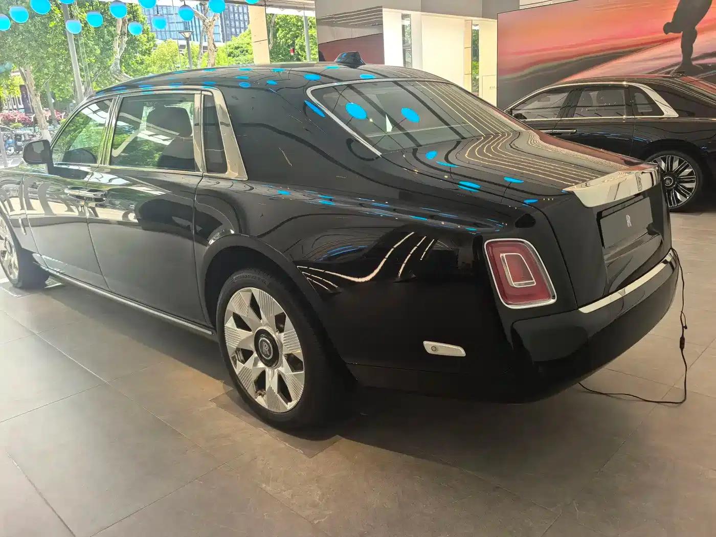 2024 Phantom Long Wheelbase Series II — миниатюра 6