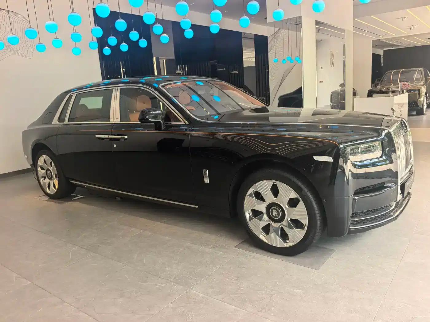 2024 Phantom Long Wheelbase Series II — миниатюра 8