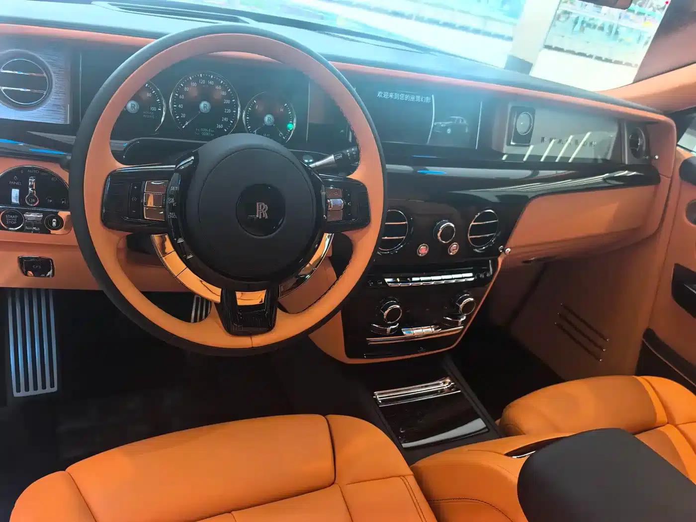 2024 Phantom Long Wheelbase Series II — миниатюра 9