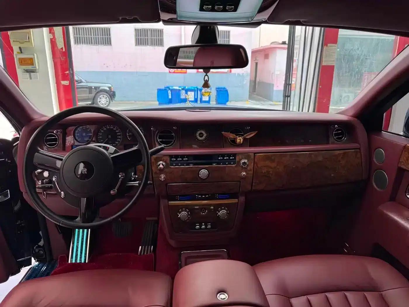 2006 Phantom 6.7L Extended Wheelbase (EWB) — миниатюра 4