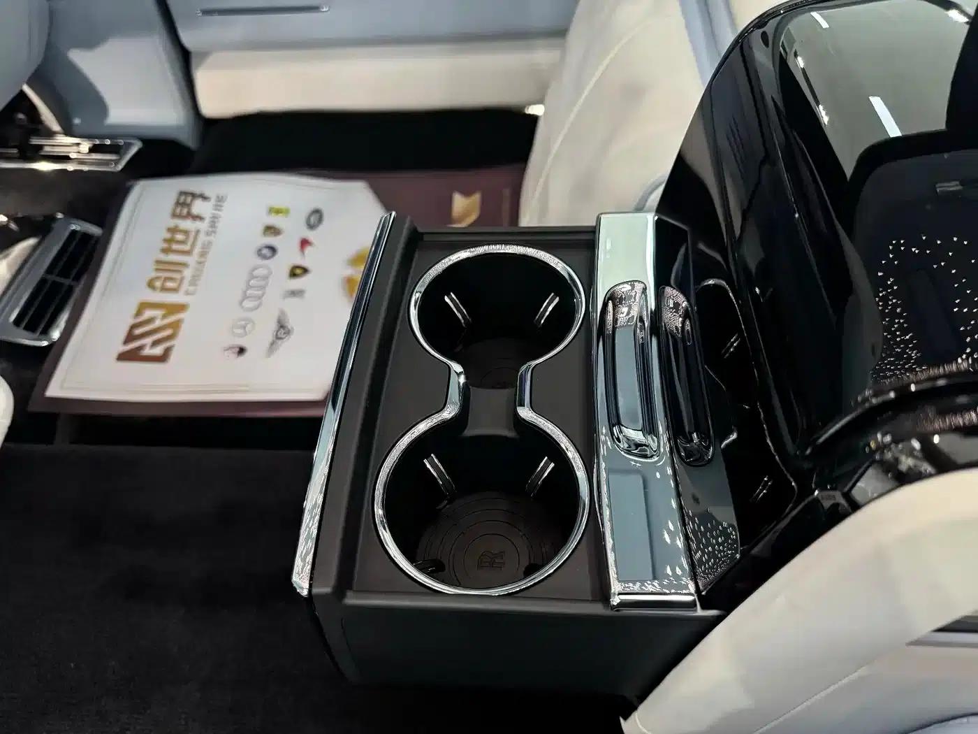 2018 Phantom 6.7T Long Wheelbase — миниатюра 19