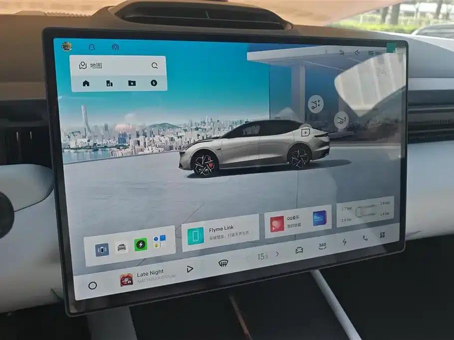 Lynk & Co Z10 2025 Model 95kWh 702km AWD Halo — миниатюра 13