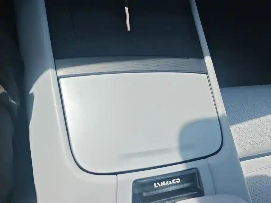 Lynk & Co Z10 2025 Model 95kWh 702km AWD Halo — миниатюра 16