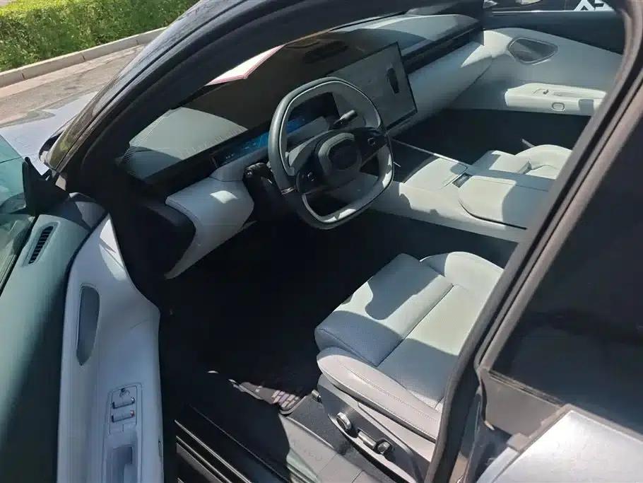 Lynk & Co Z10 2025 Model 95kWh 702km AWD Halo — миниатюра 9
