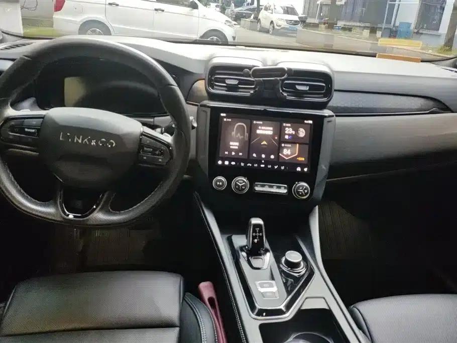Lynk & Co 02 Hatchback 2022 2.0TD Pro — миниатюра 11