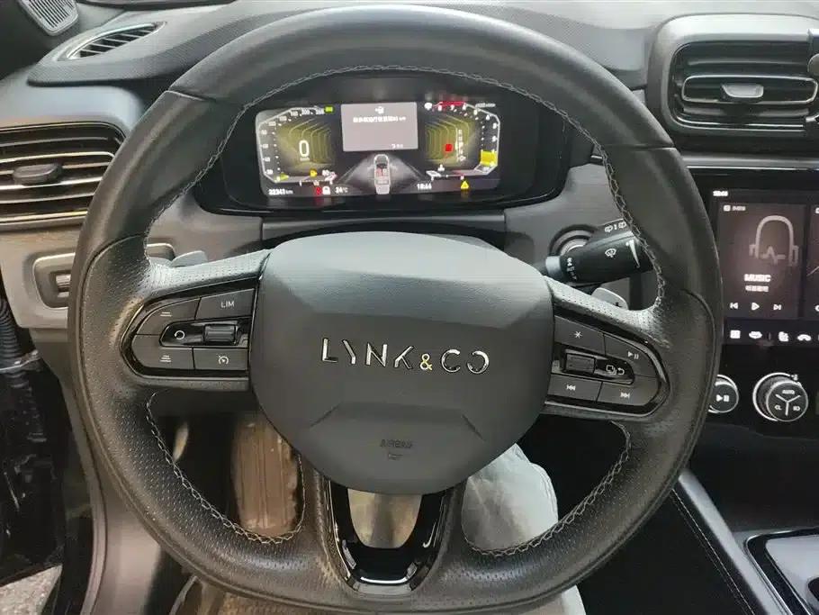 Lynk & Co 02 Hatchback 2022 2.0TD Pro — миниатюра 14