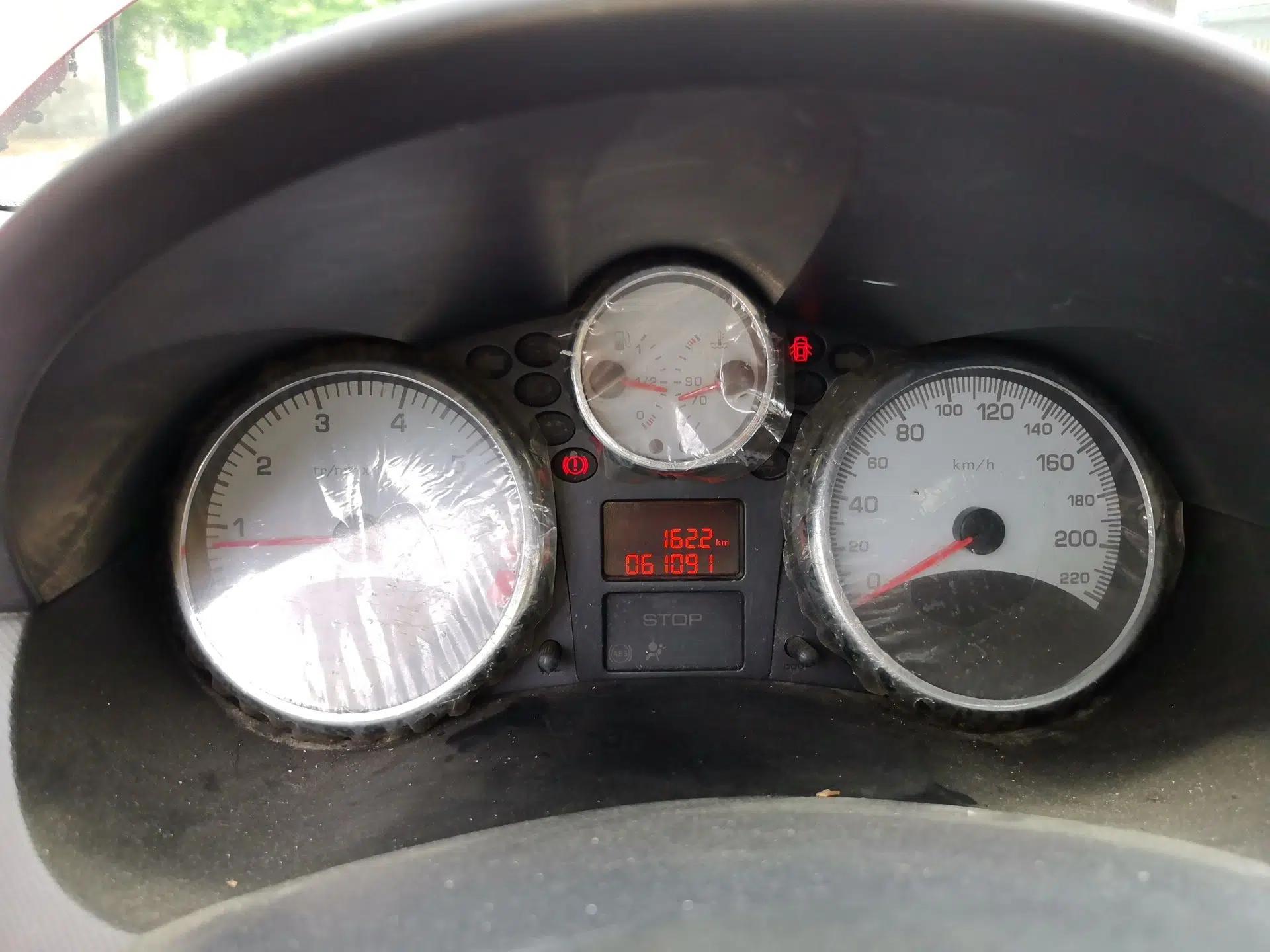 Peugeot 207 2011 Sedan 1.4L Manual Yule Edition — миниатюра 12