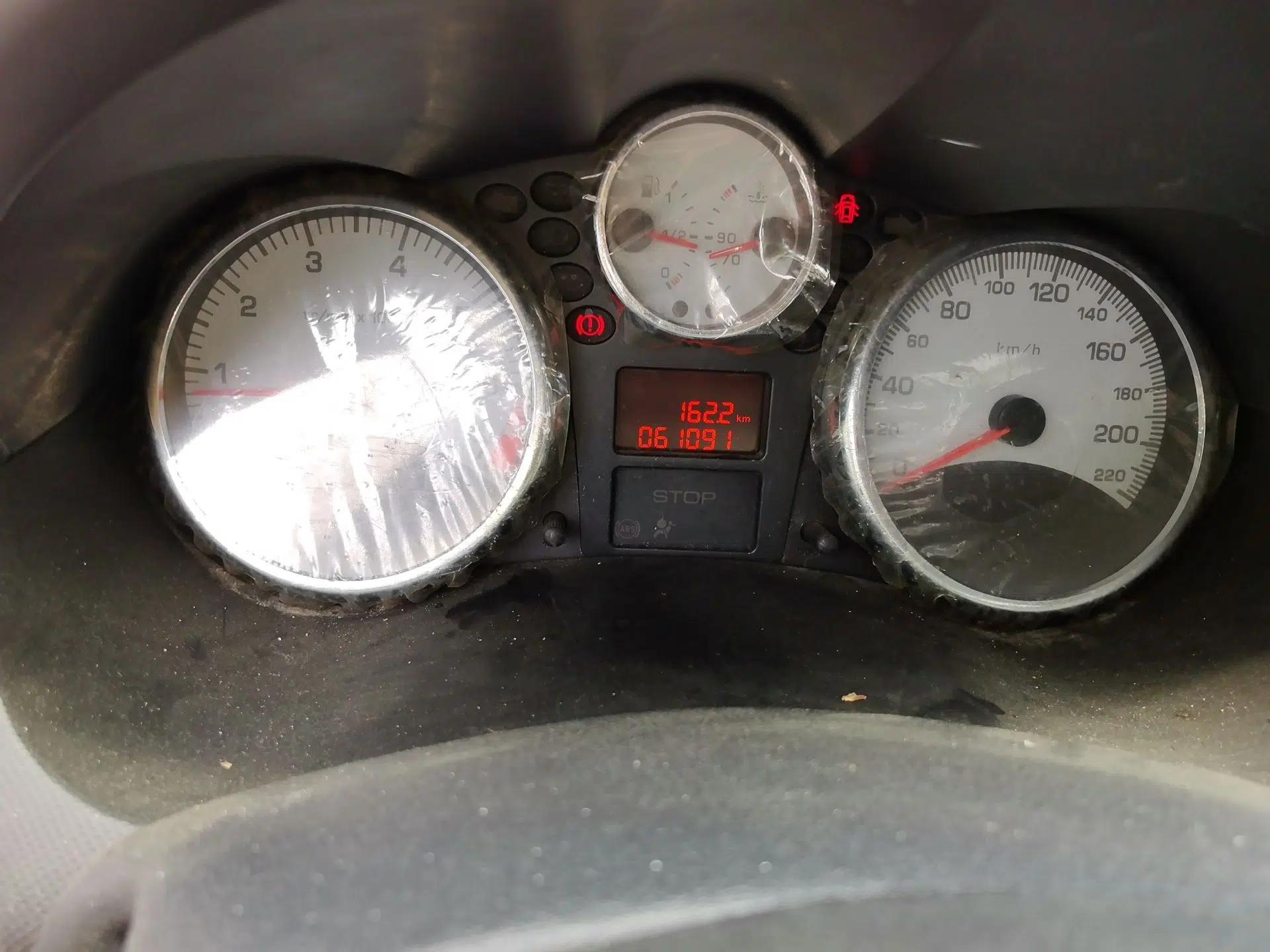 Peugeot 207 2011 Sedan 1.4L Manual Yule Edition — миниатюра 13