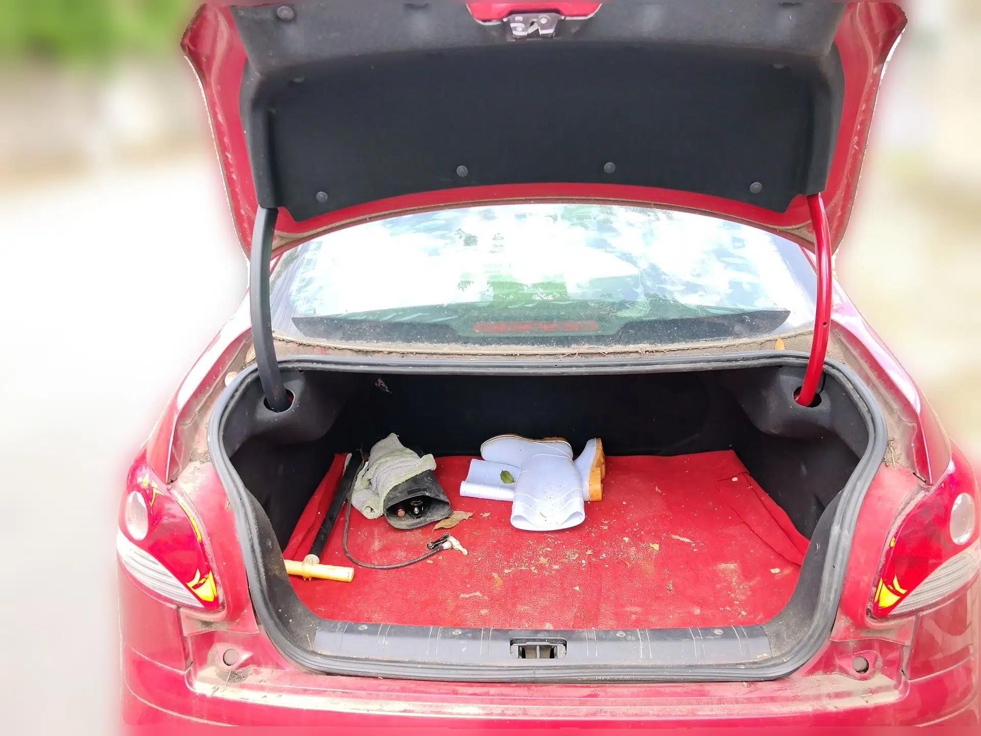 Peugeot 207 2011 Sedan 1.4L Manual Yule Edition — миниатюра 20