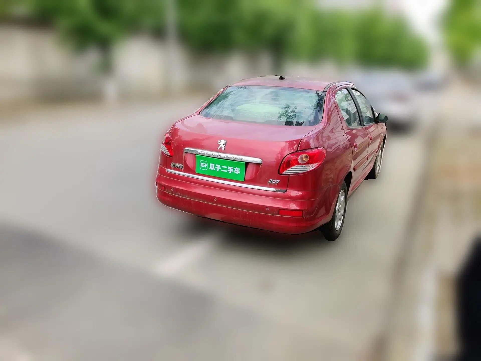 Peugeot 207 2011 Sedan 1.4L Manual Yule Edition — миниатюра 6