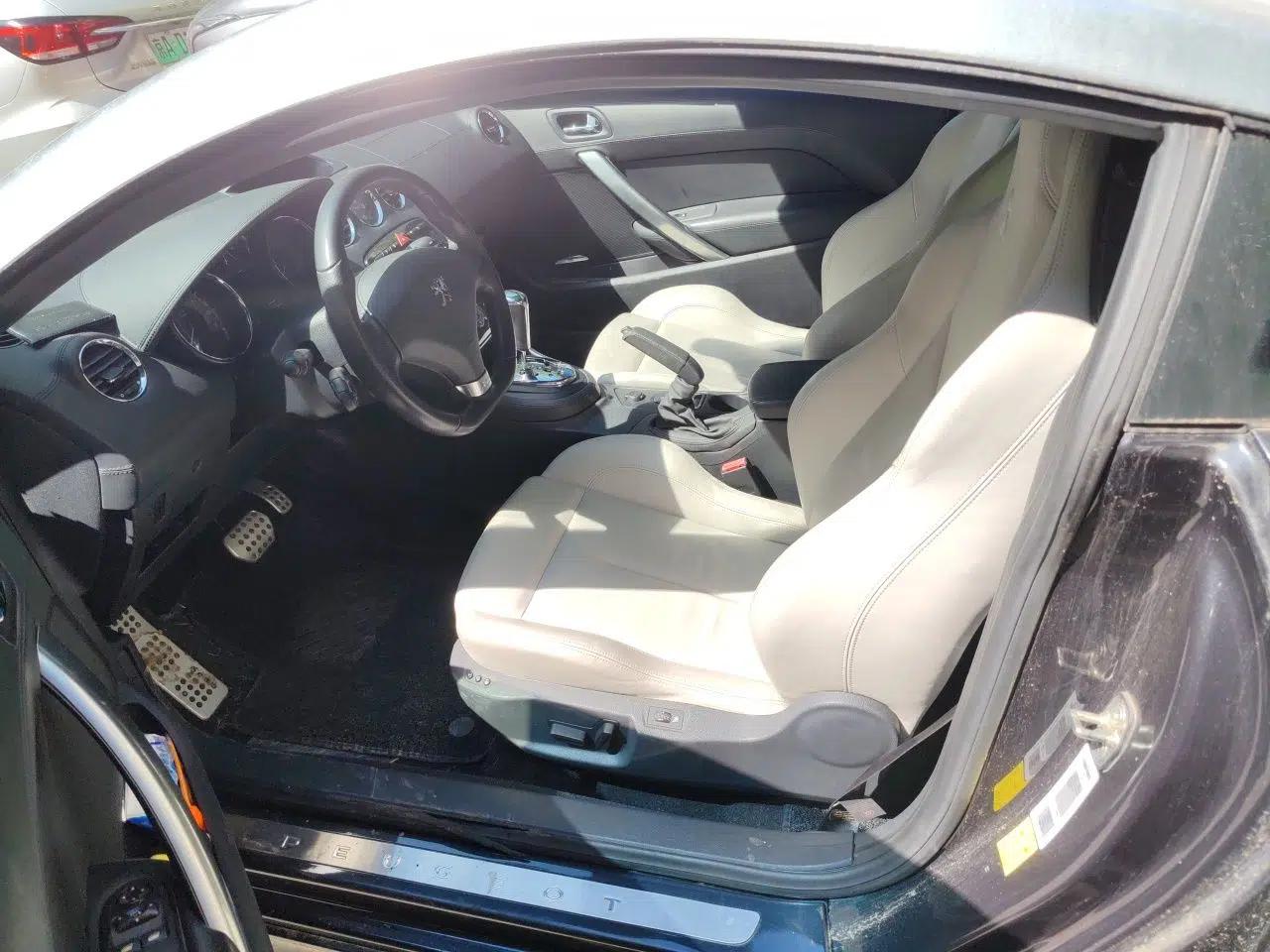 Peugeot RCZ 2011 1.6T Luxury Sport Model — миниатюра 16