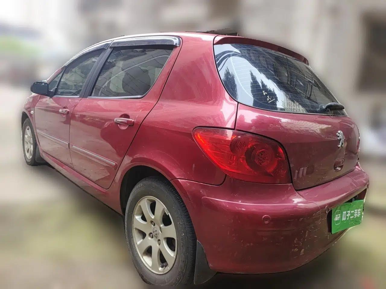 Peugeot 307 2012 Hatchback 1.6L Automatic Comfort Edition — миниатюра 4