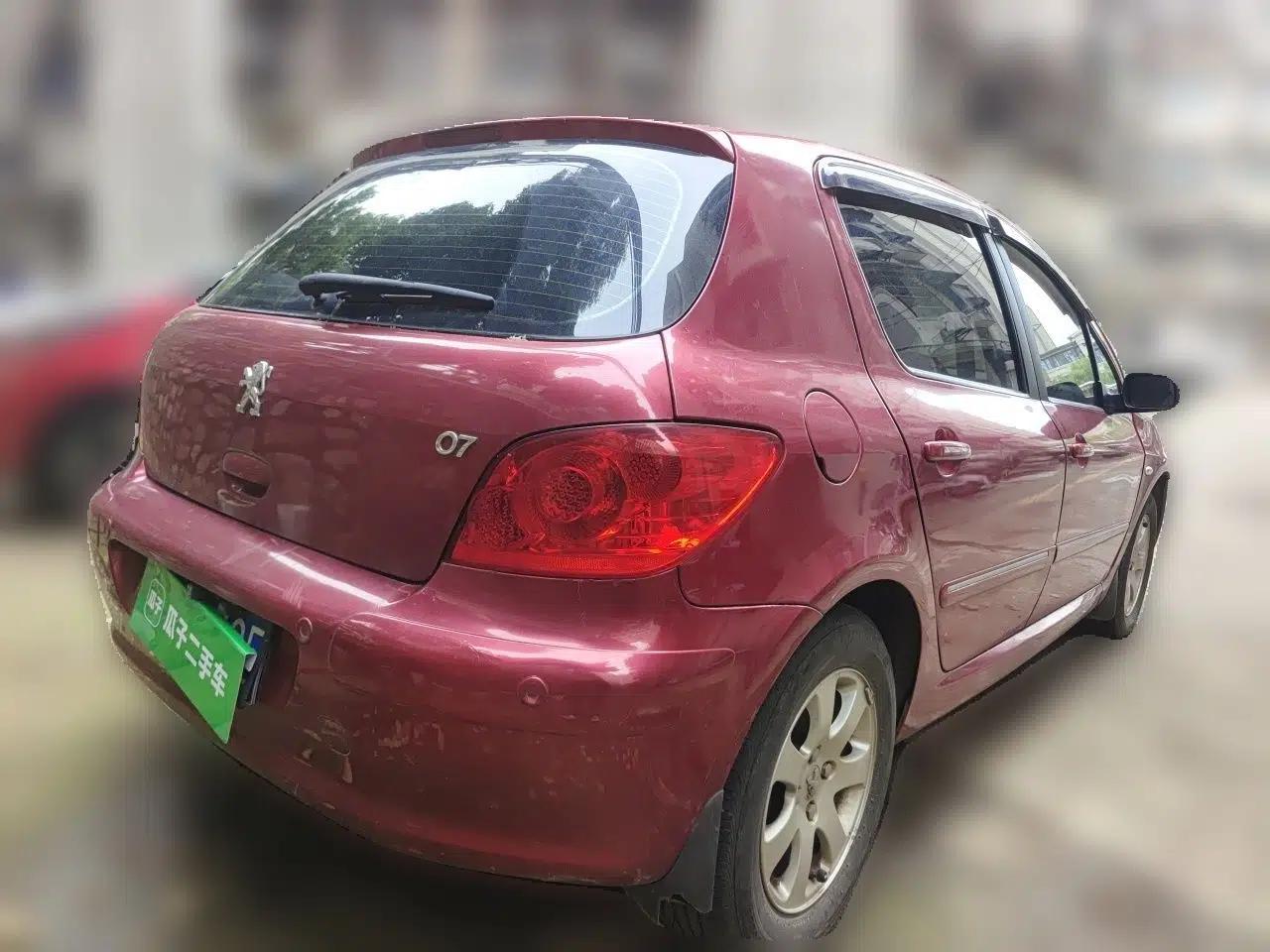 Peugeot 307 2012 Hatchback 1.6L Automatic Comfort Edition — миниатюра 6