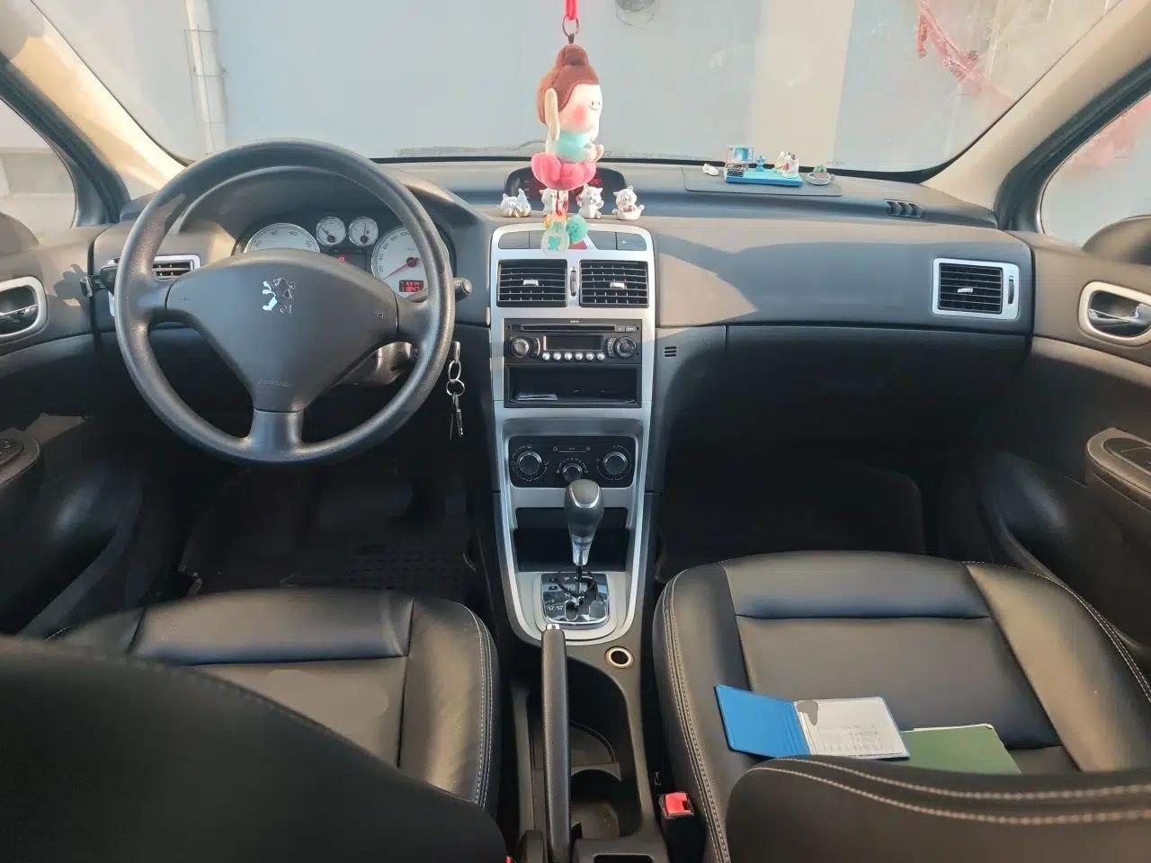 Peugeot 307 2012 Hatchback 1.6L Automatic Comfort Edition — миниатюра 10
