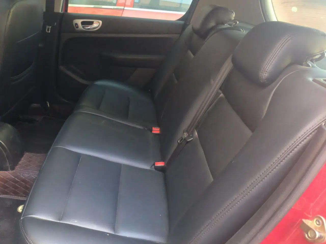Peugeot 307 2013 Hatchback 1.6L Manual Comfort Edition — миниатюра 18