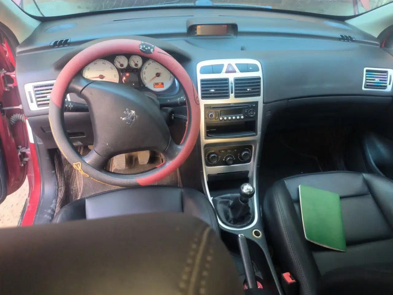 Peugeot 307 2013 Hatchback 1.6L Manual Comfort Edition — миниатюра 10
