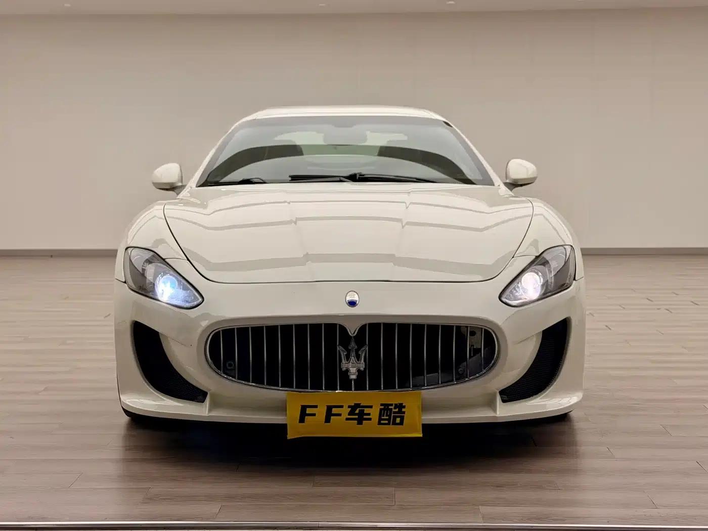 2013 GranTurismo 4.2L Automatic — миниатюра 3